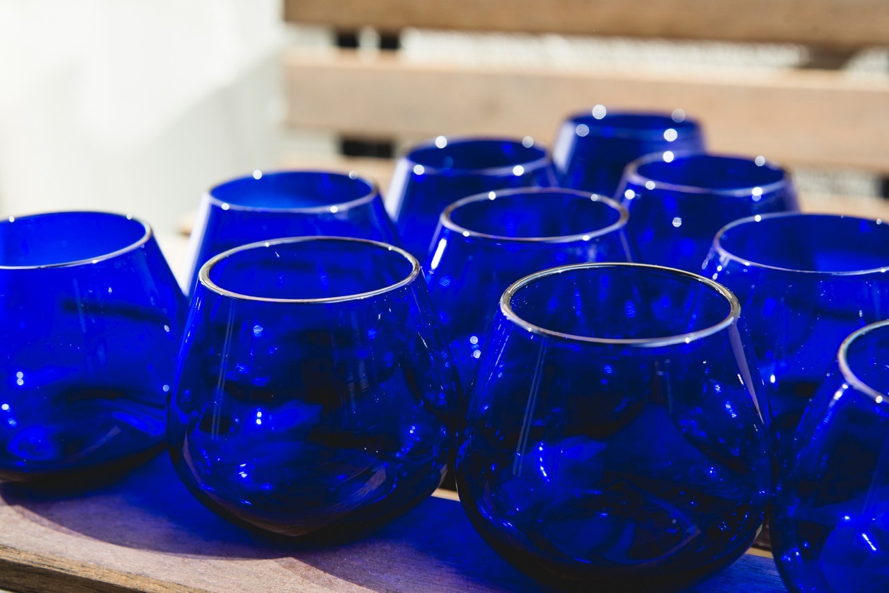 /media/images/olive_oil_glass.jpg